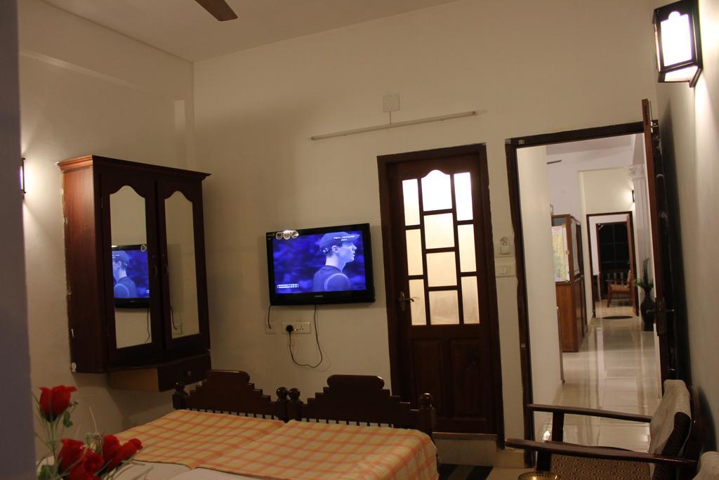 Globe Trotters Inn Коччи Экстерьер фото